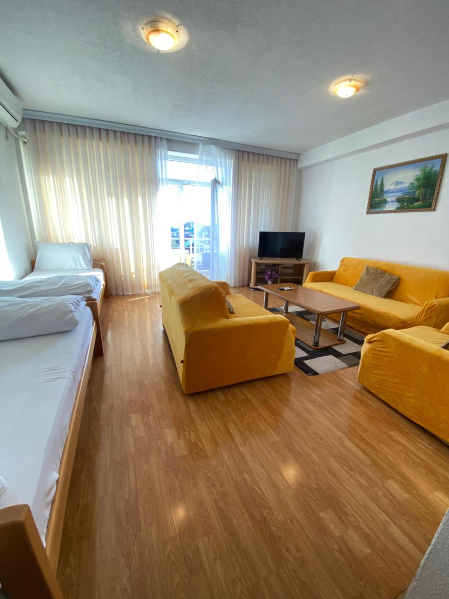Hotel Venecia Apartments สตรูกา ภายนอก รูปภาพ